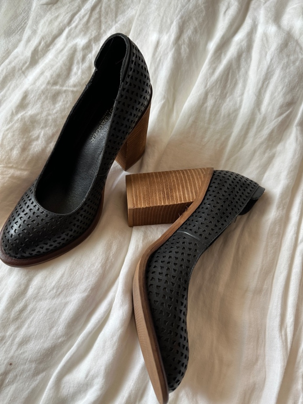 Kelsi Dagger Brooklyn Hall Laser Cut Chunky Block Heels Size 6.5 black